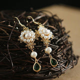 Appealing and Traditional Dangle Pearl Earrings