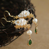 Appealing and Traditional Dangle Pearl Earrings