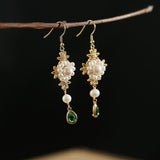 Appealing and Traditional Dangle Pearl Earrings